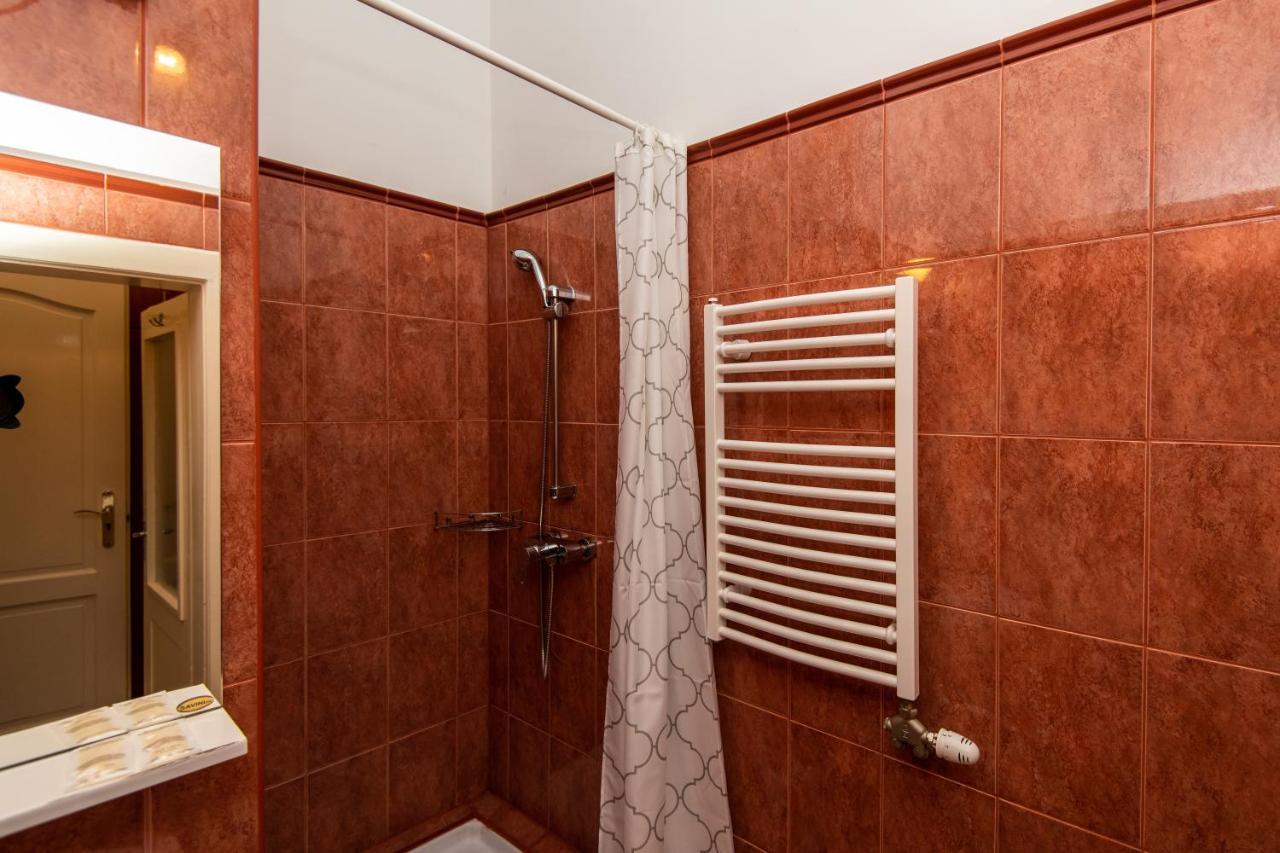 Fenyes Vinorium Bed & Breakfast Sopron Eksteriør bilde
