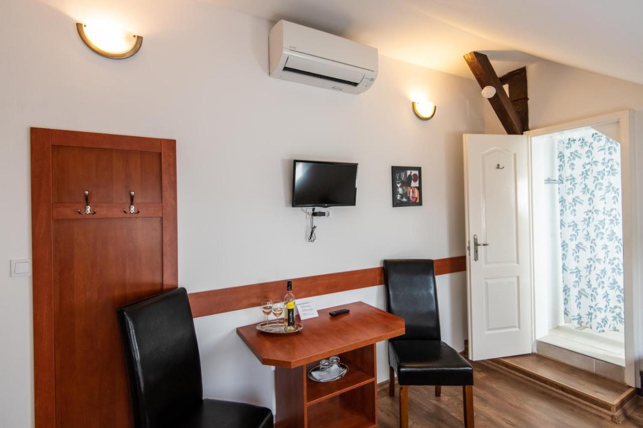 Fenyes Vinorium Bed & Breakfast Sopron Eksteriør bilde