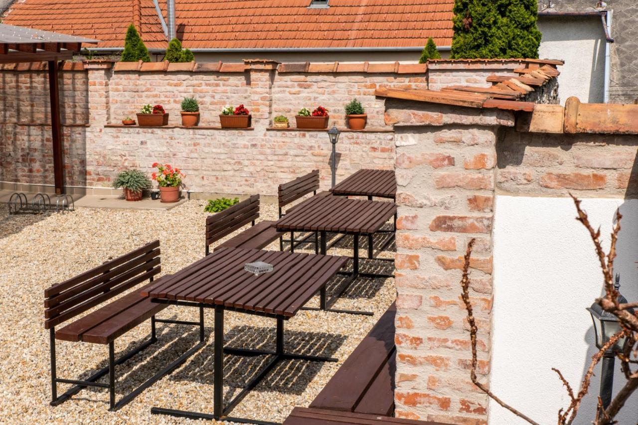 Fenyes Vinorium Bed & Breakfast Sopron Eksteriør bilde