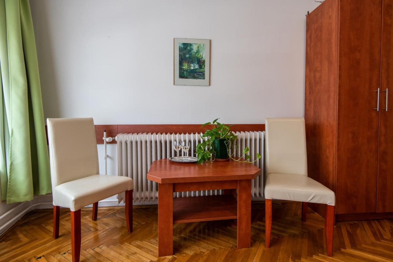 Fenyes Vinorium Bed & Breakfast Sopron Eksteriør bilde