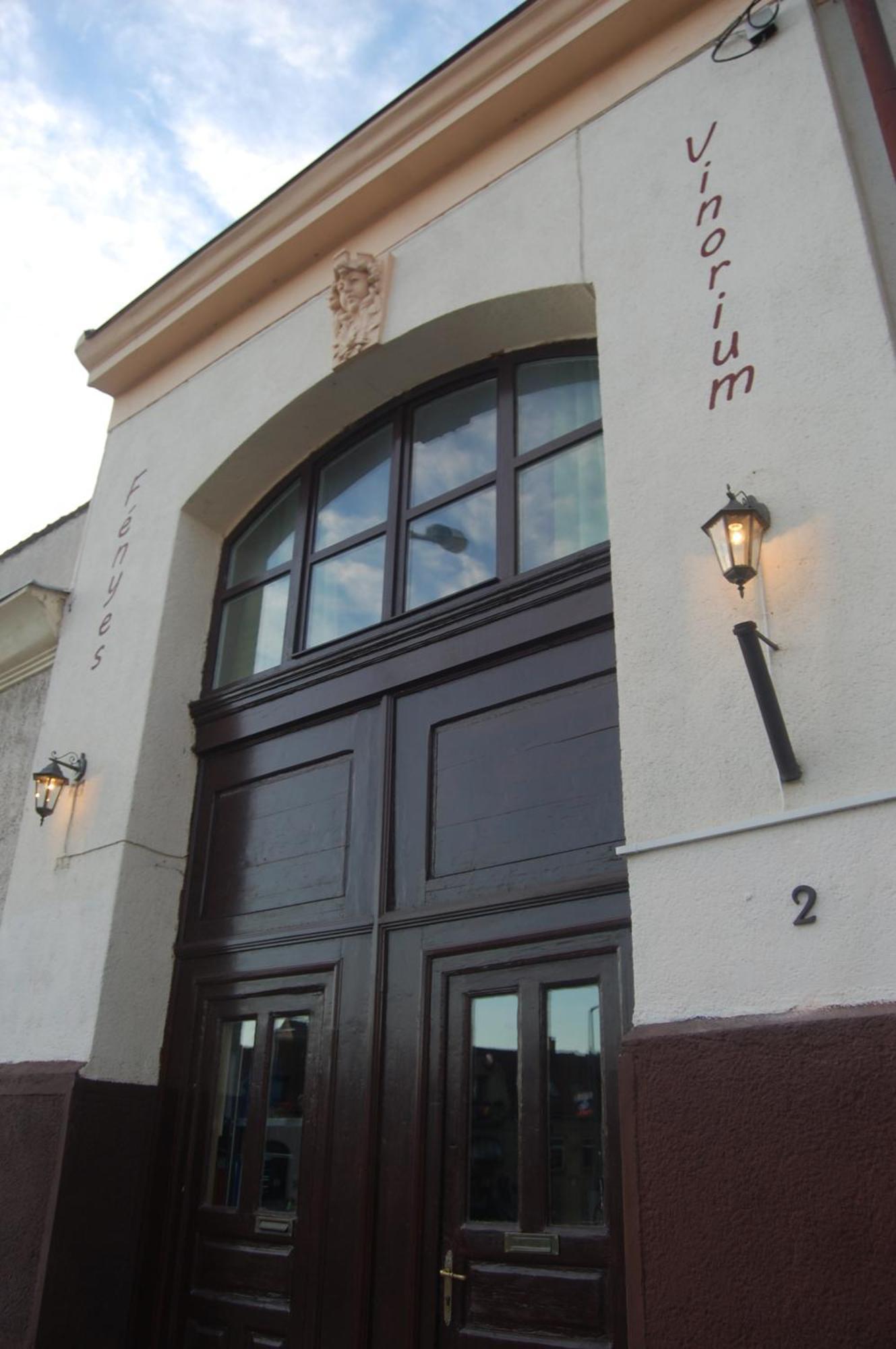 Fenyes Vinorium Bed & Breakfast Sopron Eksteriør bilde